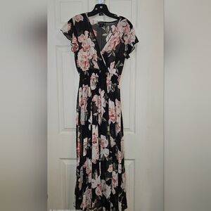 Elegant Floral Maxi Dress in Black and Pink